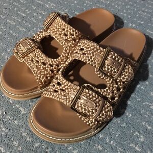 Woman’s Tan Sandals 8.5